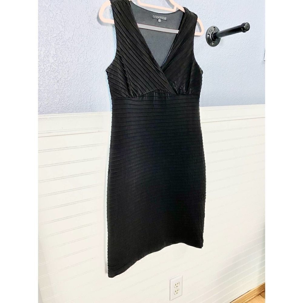 Tana B Black Sheath V- Neck Sleeveless Dress